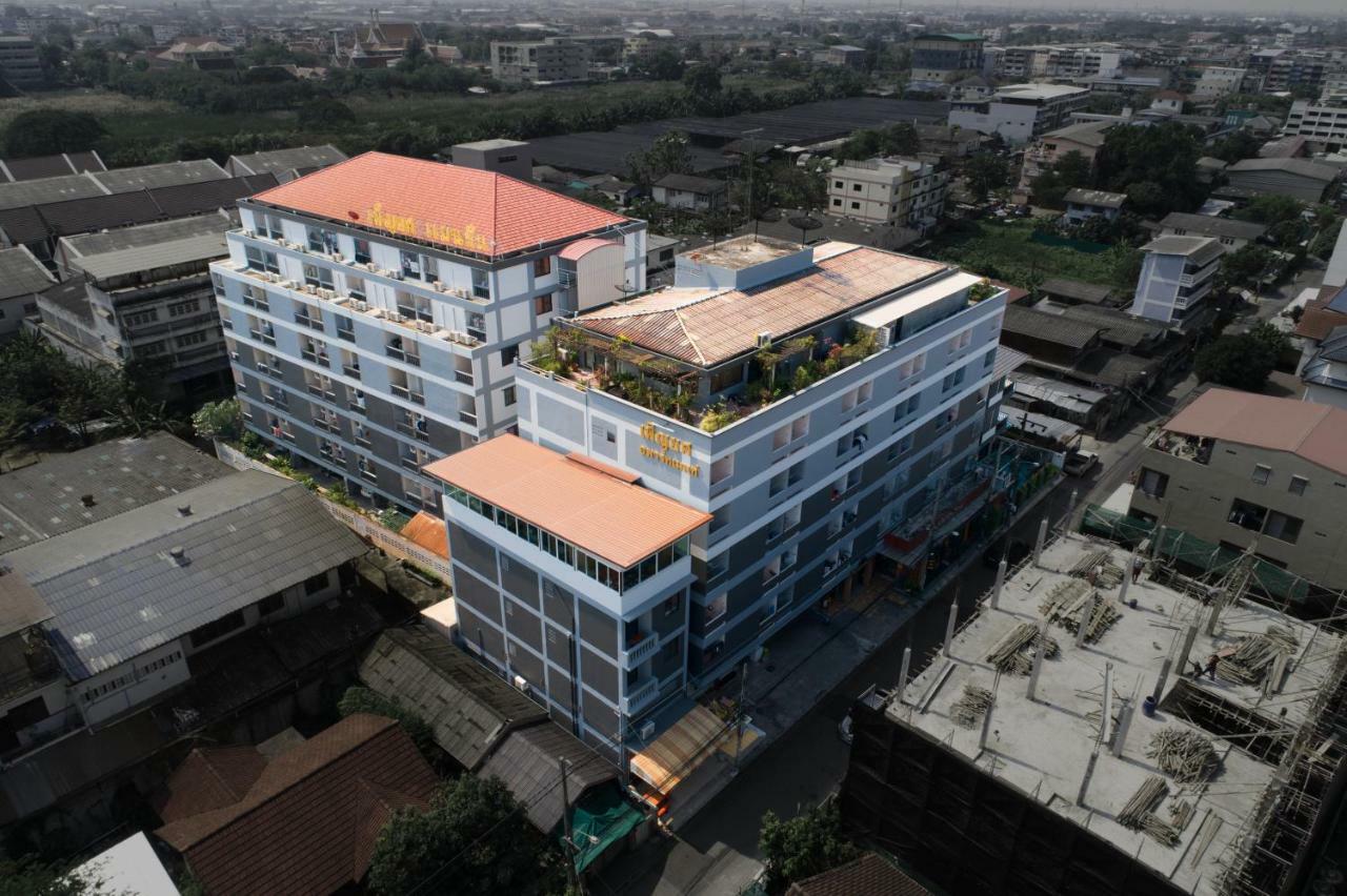 Penyos Service Apartment Бангкок Экстерьер фото